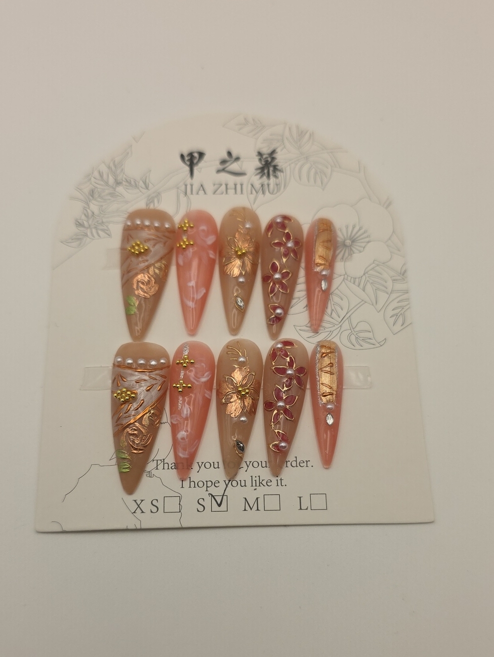 Jia Zhi Mu Peach Blossom Stiletto Press-On Nails - Peach & Gold